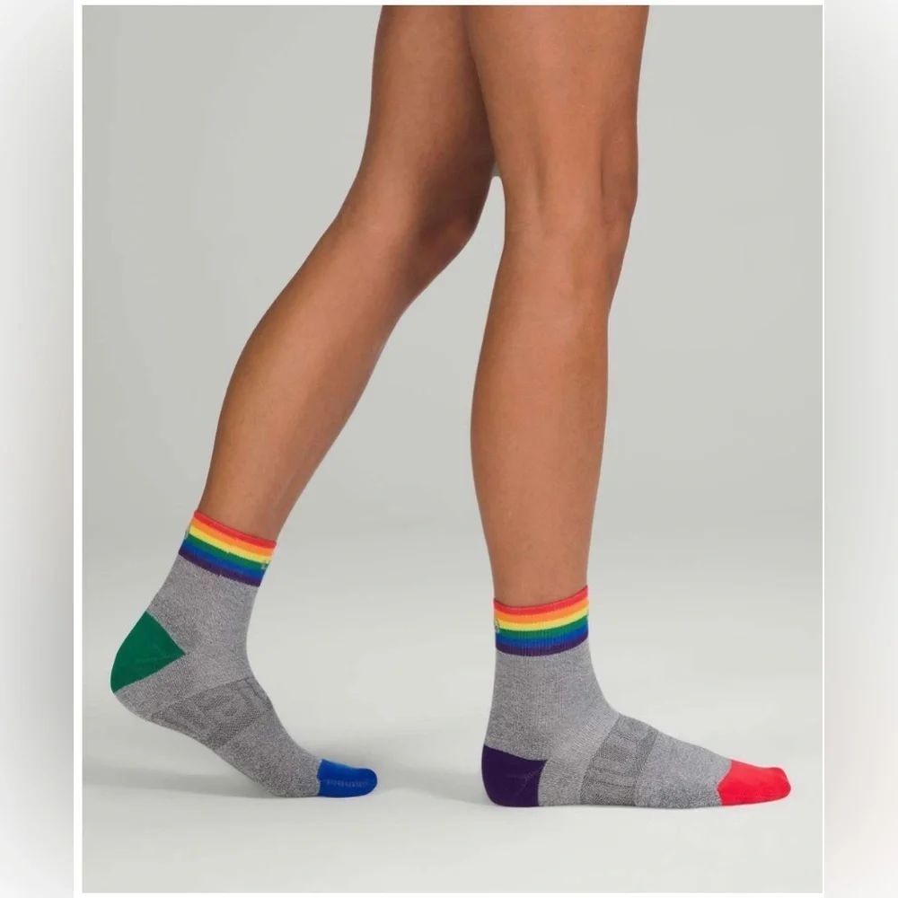 Lululemon Daily Stride Mid-Crew Sock *Rainbow in Heather Grey Size Small